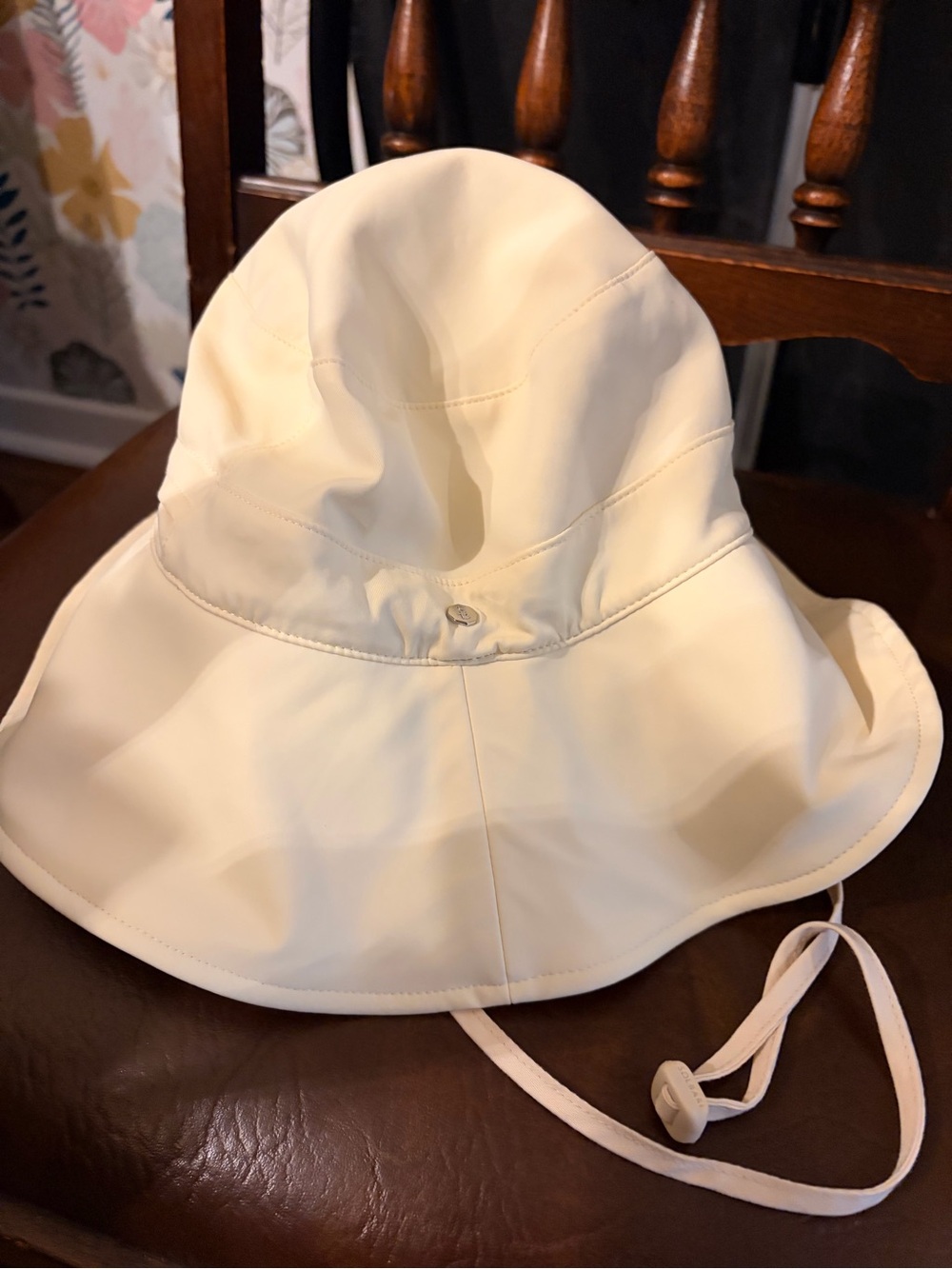 Women’s Solbari Cream Sun Hat with Chin Strap